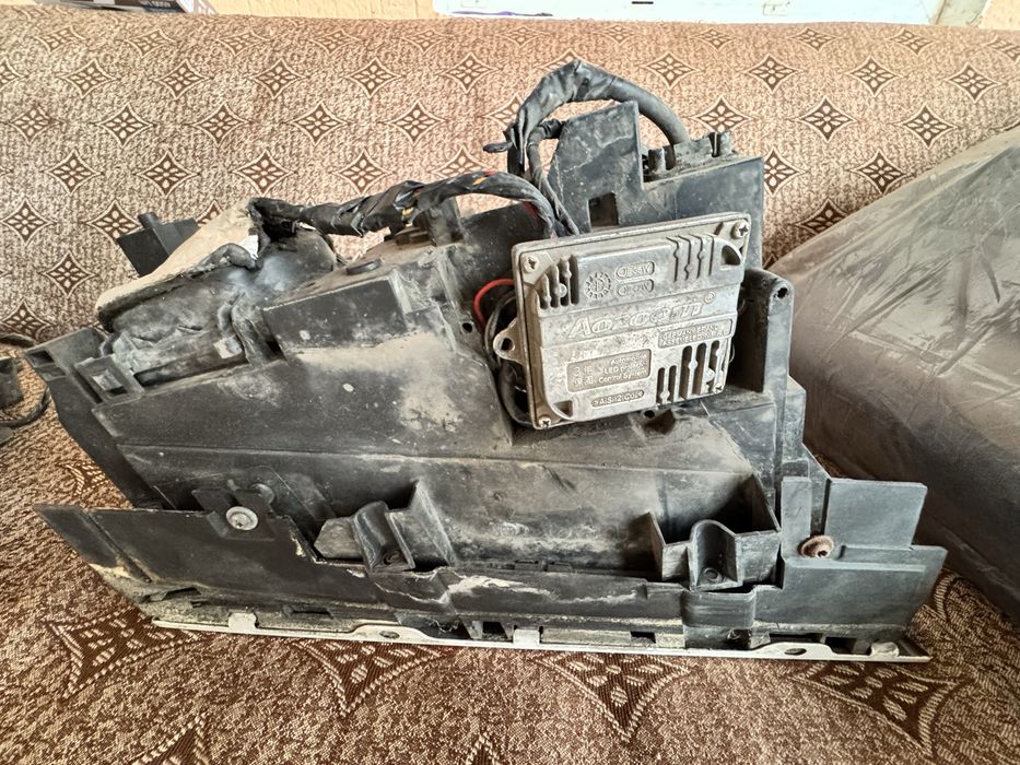 Передние фары BMW E38