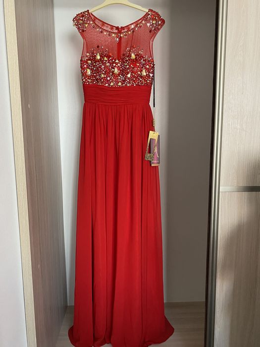 Вечернее платье