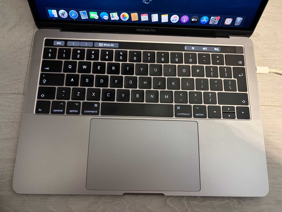 MacBook Pro 13 Touchbar, 2017, Intel i5 Dual Core, 512GB, 8GB RAM, Four Thunderbolt Ports
