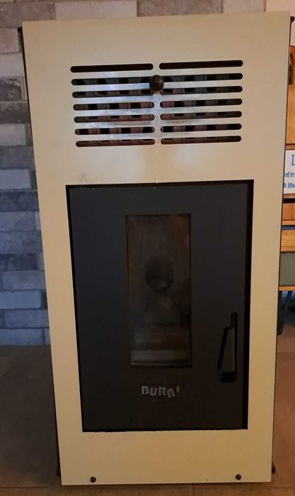 Пелетна камина Burnit 10 kW – готова за отоплителния сезон