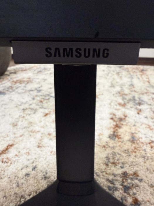 Гейминг монитор самсунг oddesy