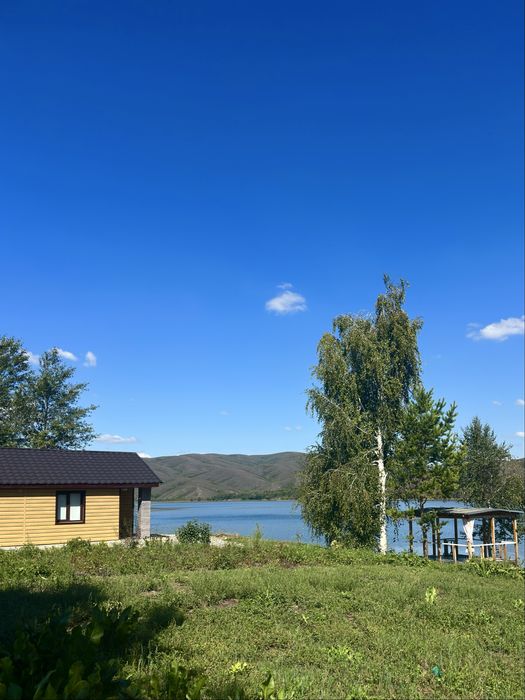 Продам участок с постройками