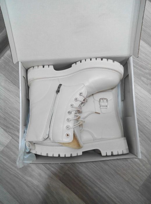 новые ботинки полусапожки рр38-39