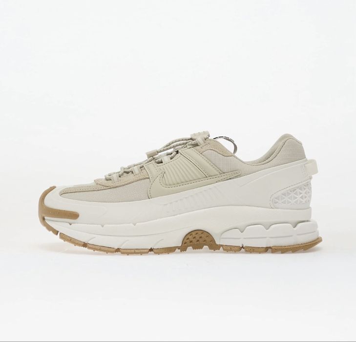 NIKE zoom vomero roam