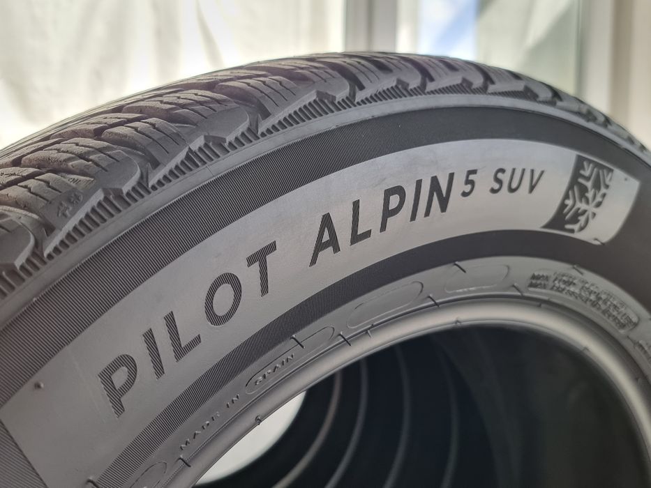 225/65/17 Michelin 4Броя: 300лв 6.5мм