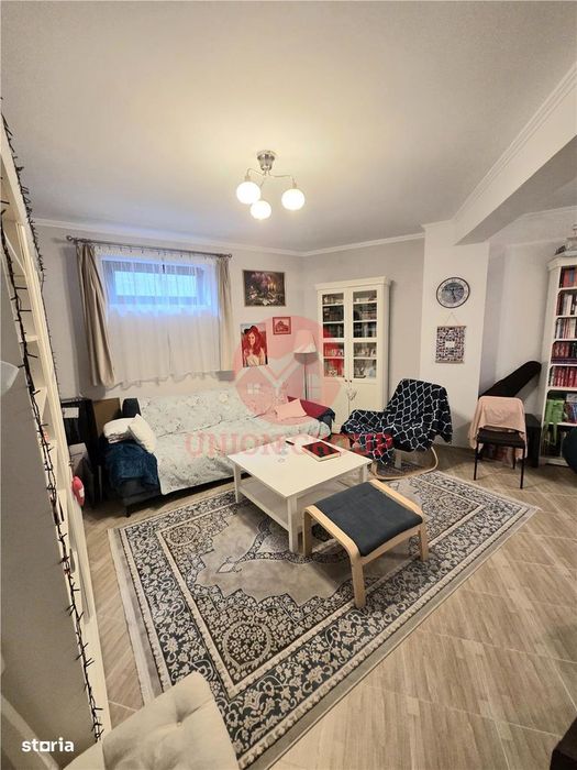 Apartament Spatios, 3 Camere, Decomandat, Demisol, Zona Primo