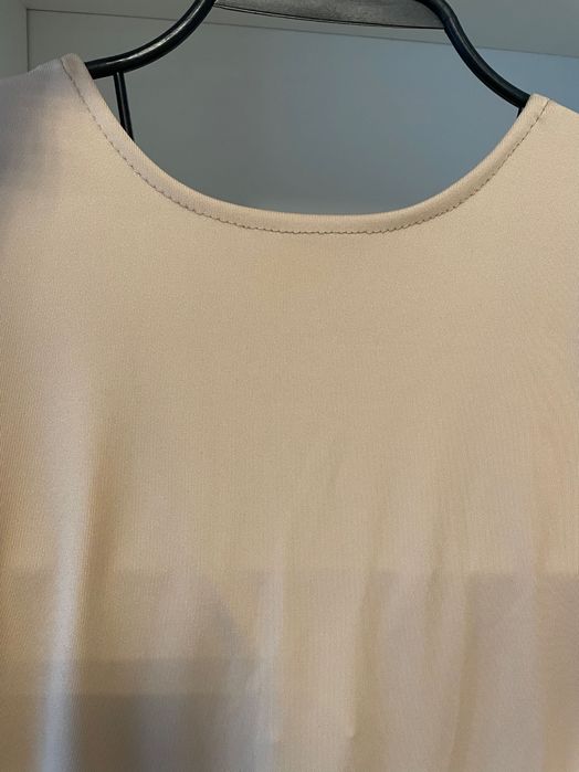 Рокли в бежово и червено