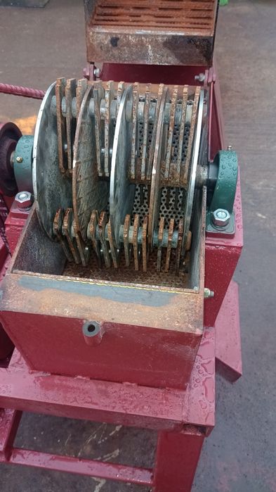 Moară cu ciocanele după tractor