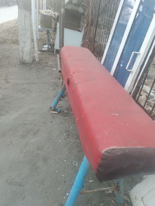 Продаётся гимнастический козёл в хорошем состояние