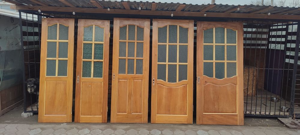 Продам деревянные межкомнатные двери