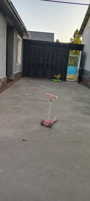 13 sotiq uy sotiladi xamma sharoit bor tayyor uy 9 xona 2 ta sanuzel