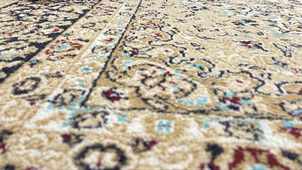 Ковер в хорошем состоянии