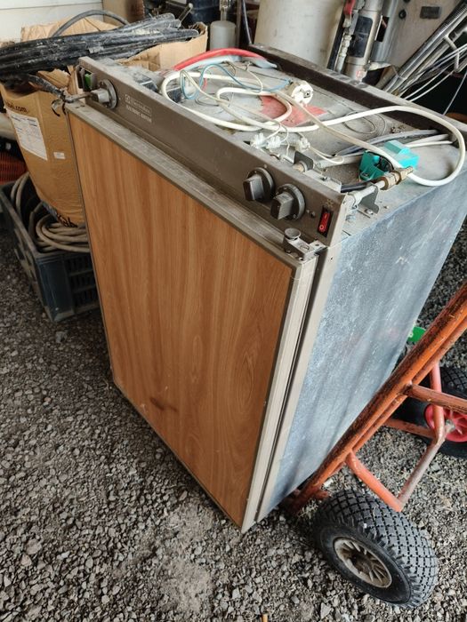 Vând Frigider Electrolux pentru rulotă