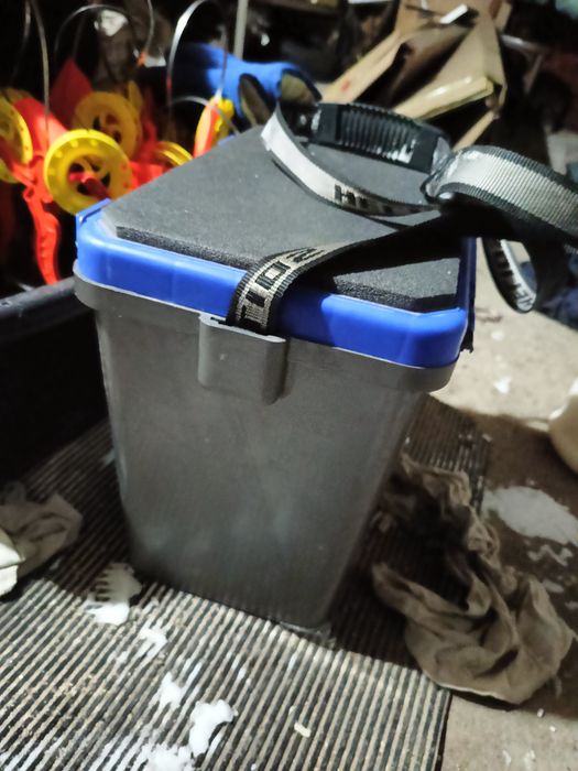 Продам рыболовный ящик.