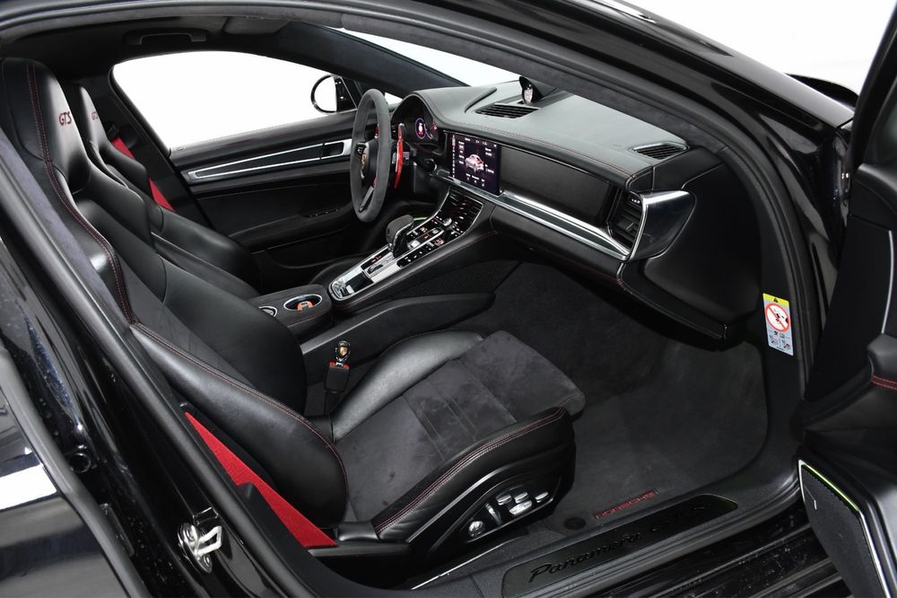 Porsche Panamera GTS / Facelift / 2021 / 4.0