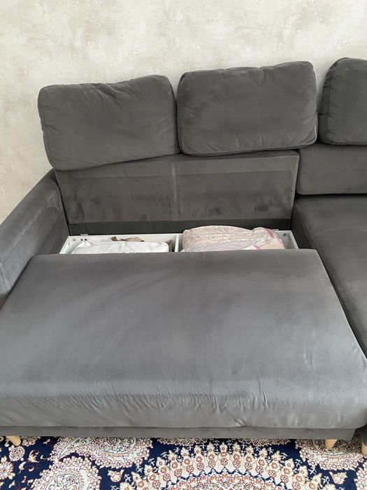 Диван в отличном состояний