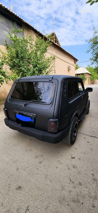 Niva 2121 сотилади