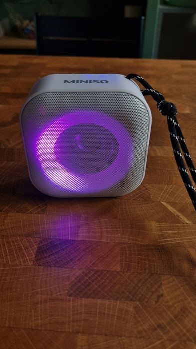 Преносима Bluetooth колонка Miniso (с LED светлини)