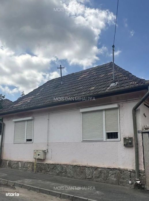 vand casa 4 camere ,zona 3 stejari