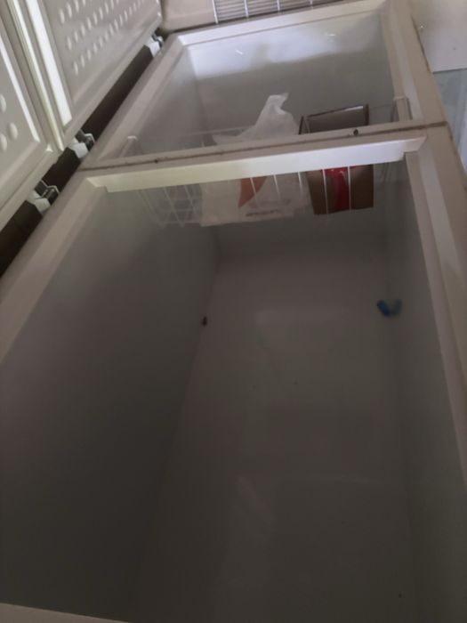 Большой морозильник