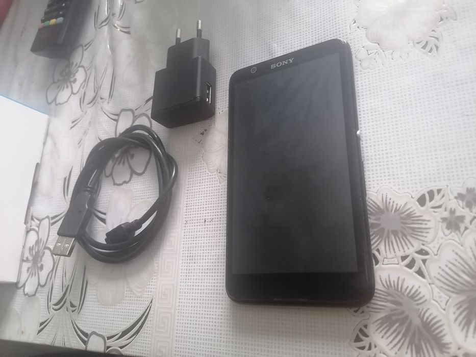 Телефон Sony Xperia