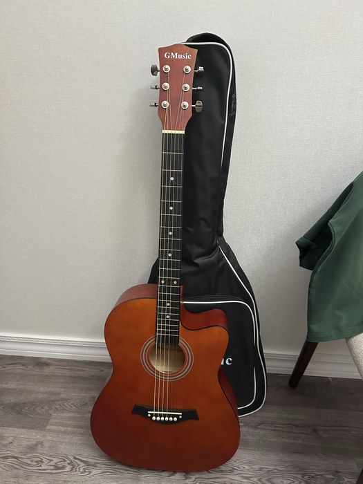 Продам Гитару новая