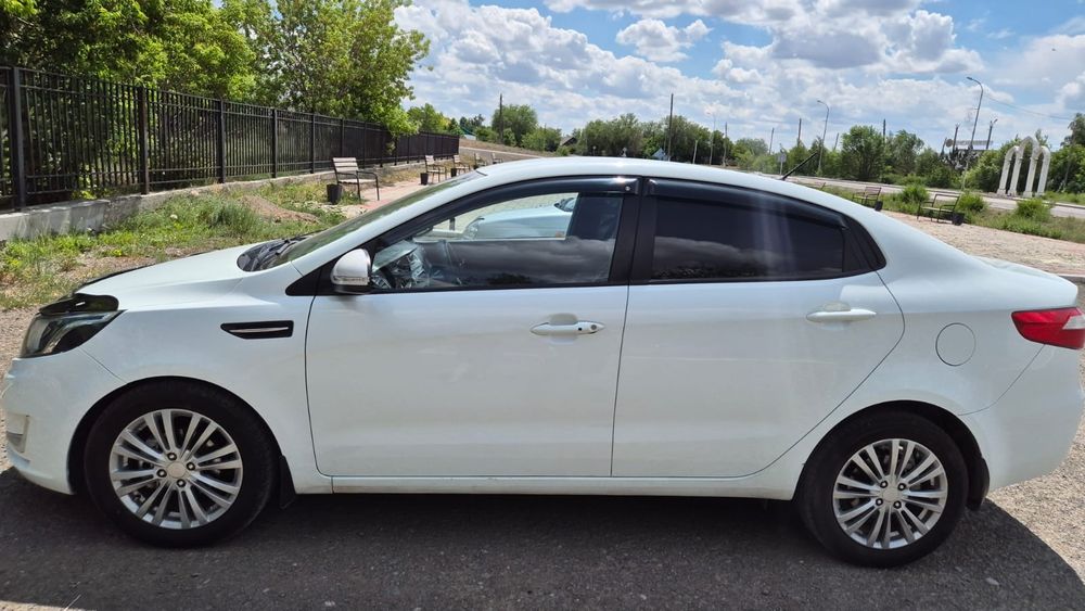 Продаю Kia Rio 2013