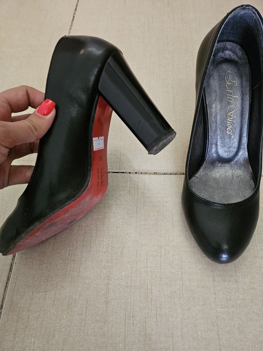 Кецове Guess черни обувки на ток