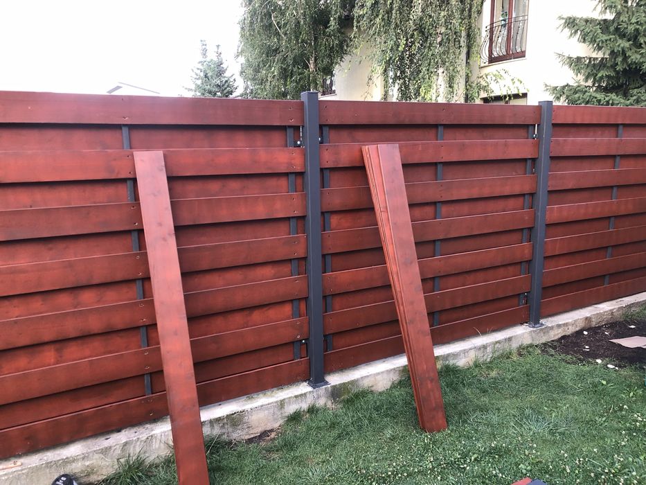 Porti, garduri, balostrade,balcoane metalice, si stalpi pe comanda.