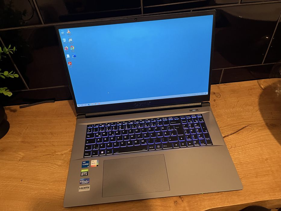 Laptop Gaming Captiva / Clevo  NOU