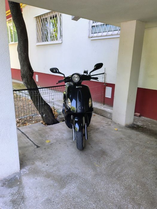 Scutere de inchiriat /scooter for rent // CU PERMIS