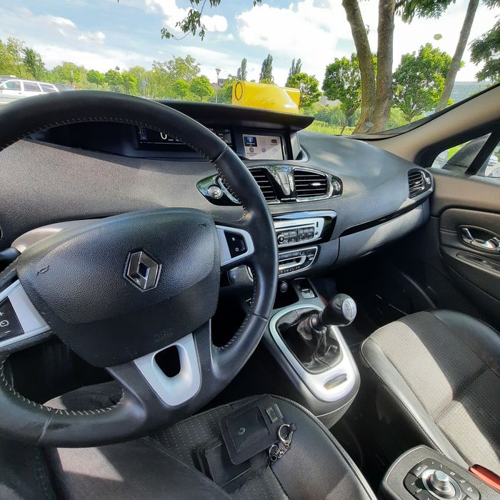 Renault Megane Scenic 7 locuri, v Bosse