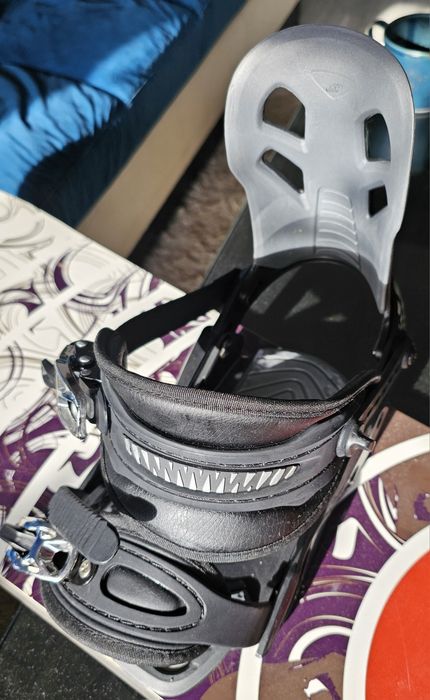 Vand placa snowboard si legaturi Crazy Creek