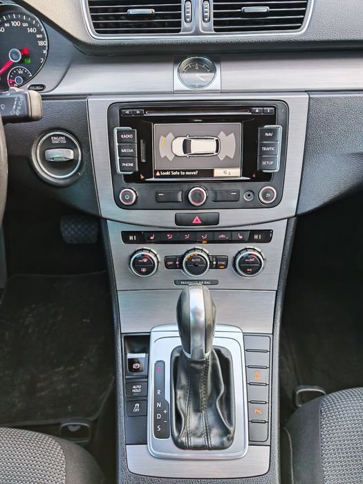 Volkswagen Passat / Automat 2.0 / Navigatie /