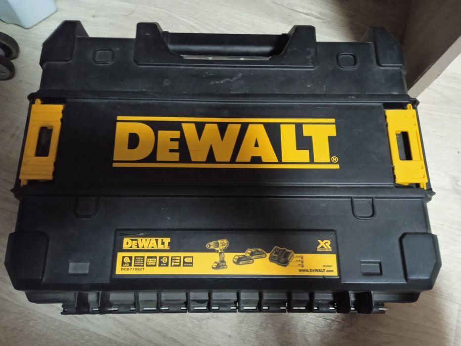 Шуруповерт DeWalt DCD778 S2T