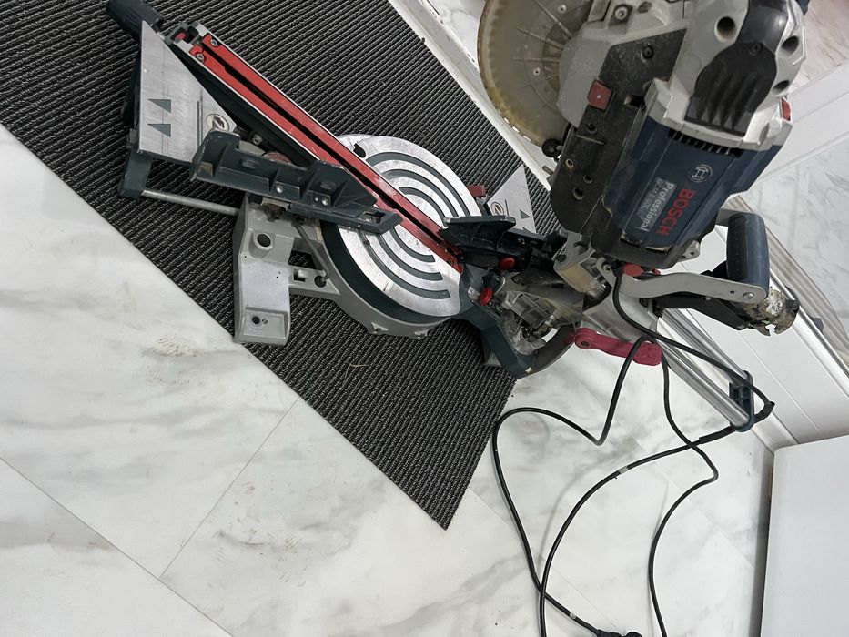 Se vinde circular Bosch