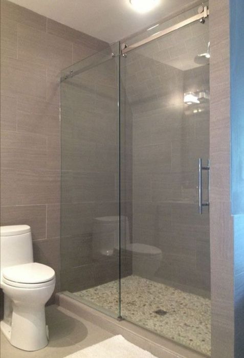 Душевые кабины и  калëнние окна