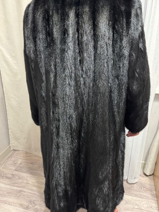 Продам норковую шубу