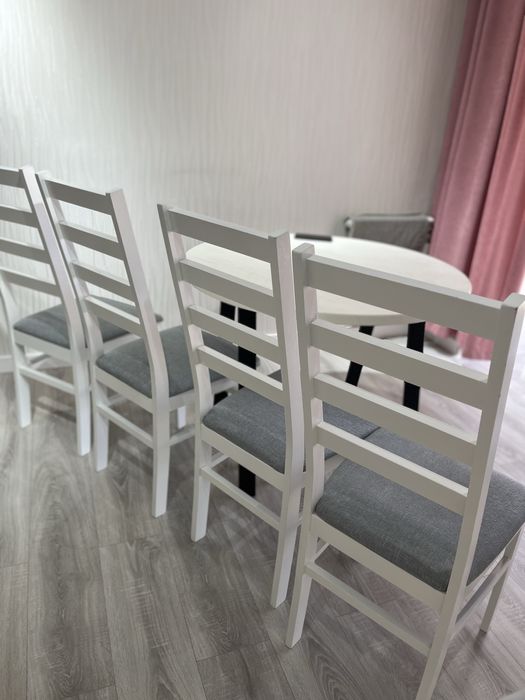 Продам деревяные стулья