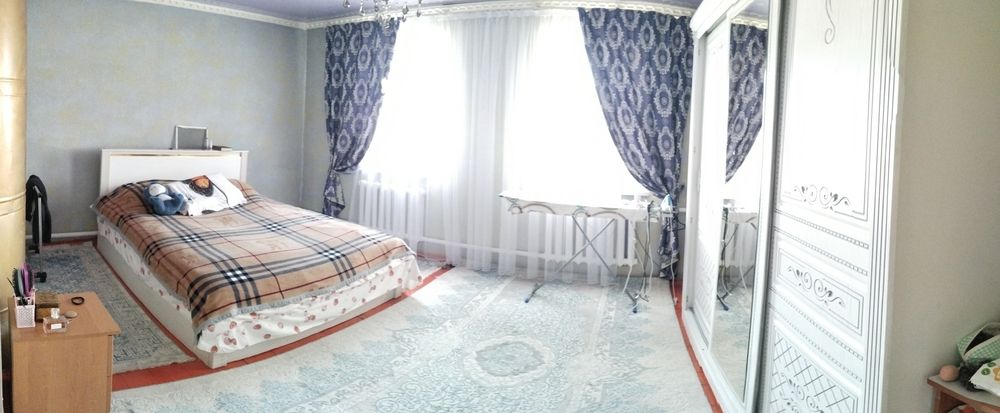 Үи сатылады жакеев 38