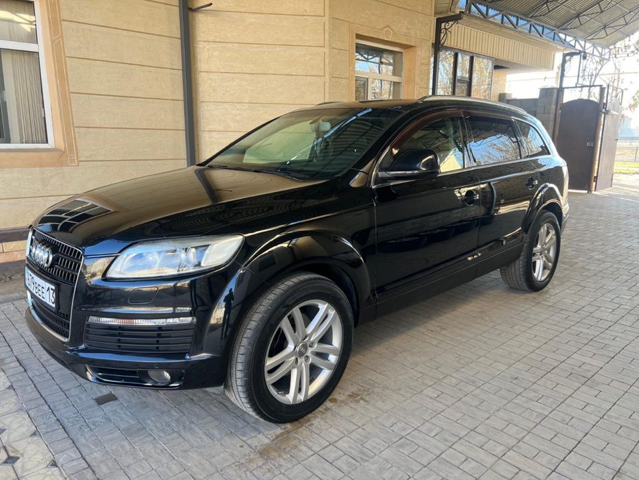 Ауди Q7 автомобиль