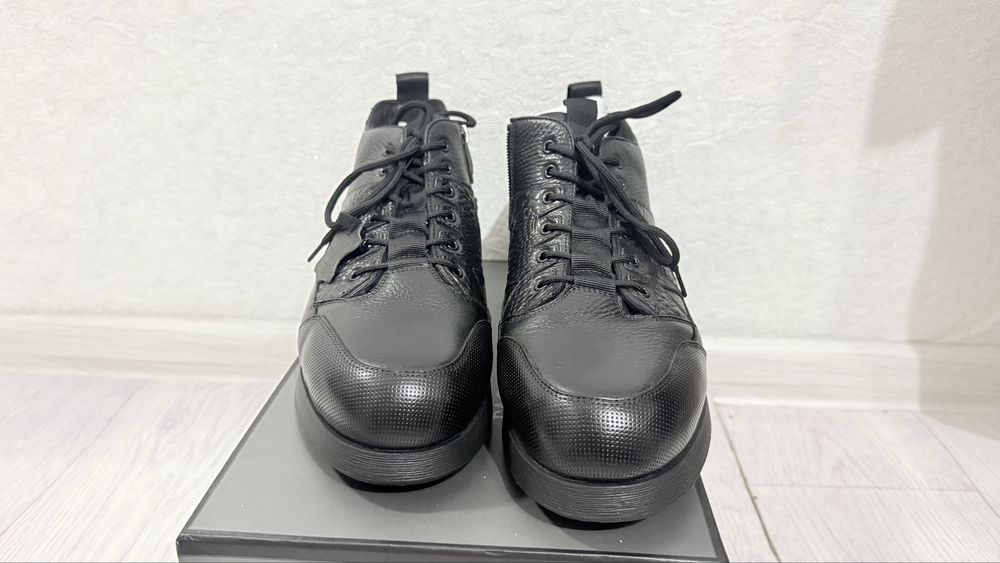 Продам обувь новый!