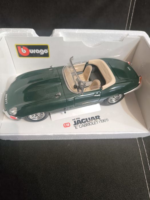 Jaguar E Cabriolet 1961 1/18 Burago Italy