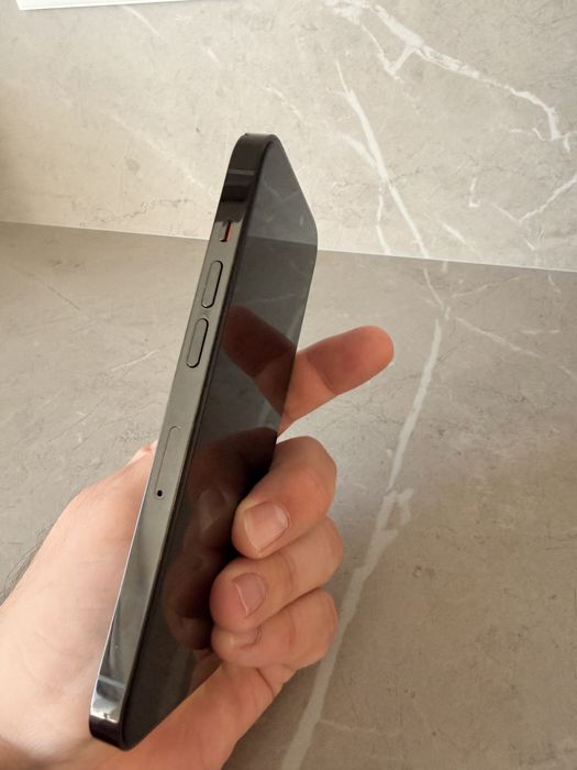 Продавам iPhone 14 Pro 256 GB - черен