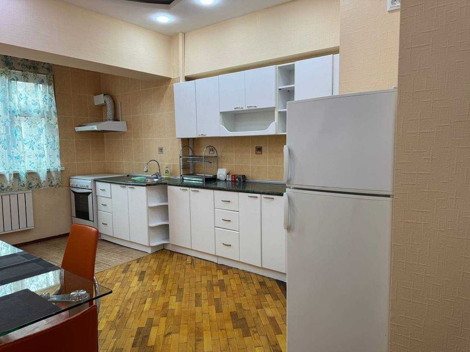 Квартира посуточно метро Космонавтов, Ойбек. Kunlik ijara, metro Oybek