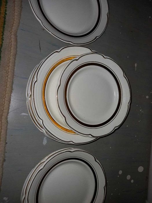 Продам набор тарелок 6+6