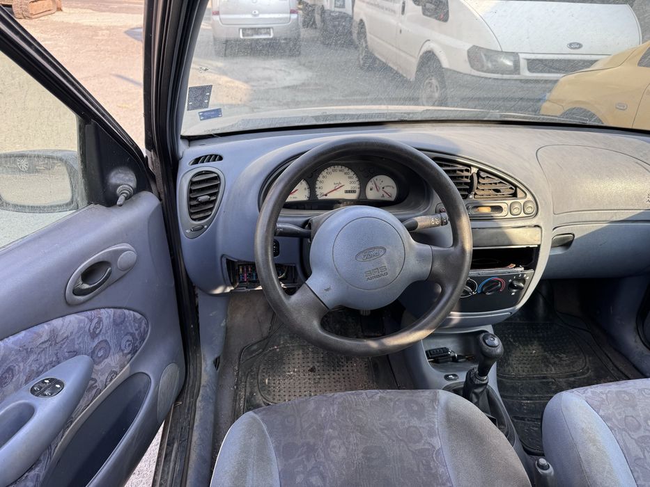 Ford Fiesta 1.25i 1999г На Части