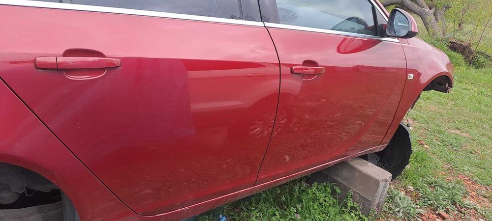 Врата врати лява дясна предни и задни Инсигния Insignia 2009Г.