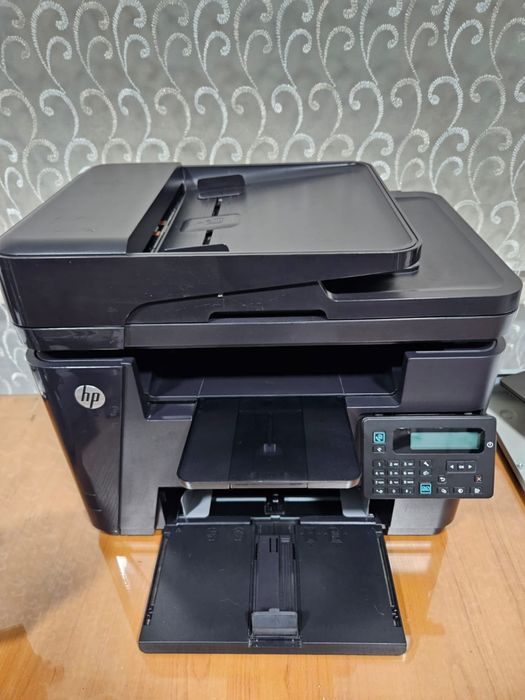 Продам мфу HP m225dn