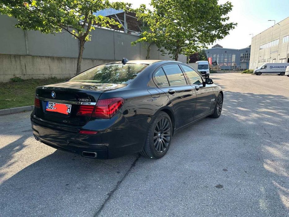 BMW 750i xDrive с M пакет, 4. 4 V8 TwinTurbo, 450 к.